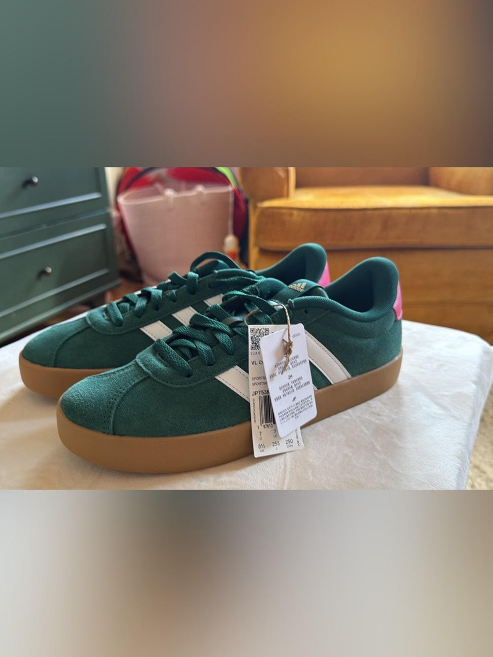 BNWT Green Suede AdidasVL Court Women’s size 8.5